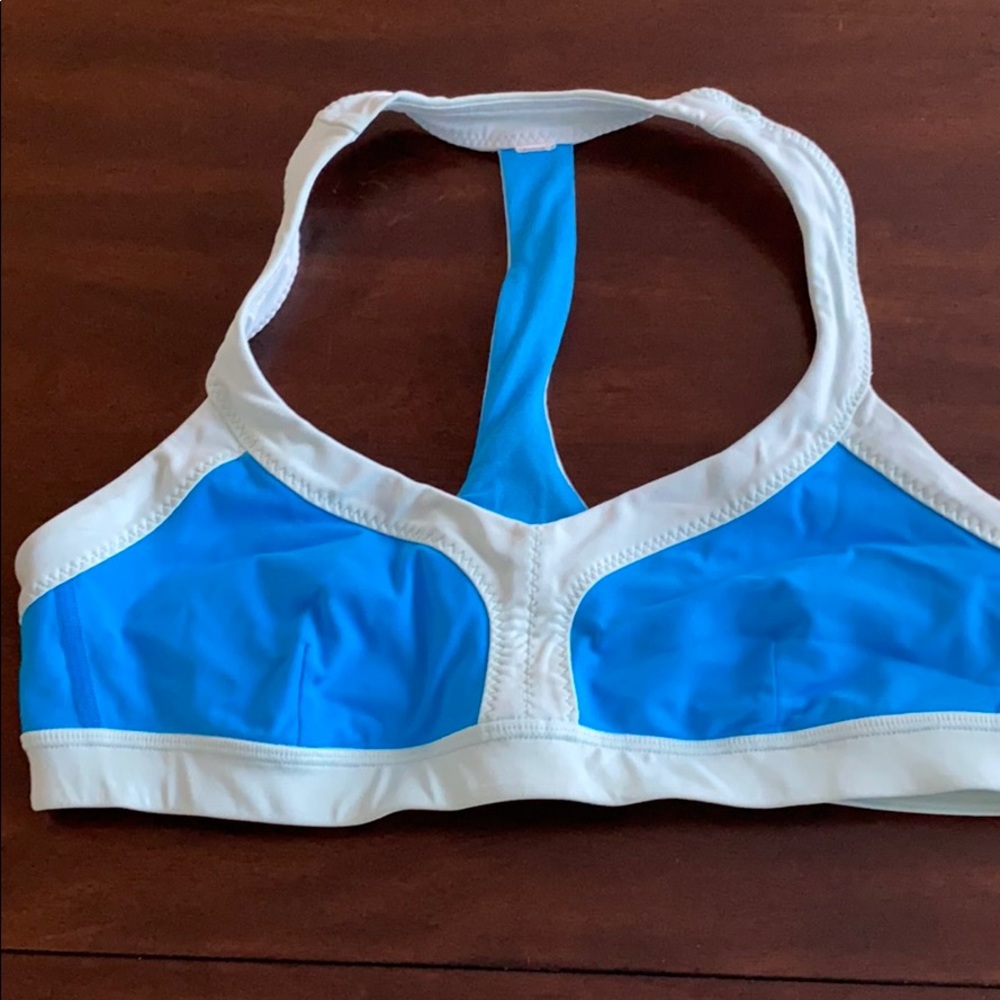 EUC Lululemon bra size 8
